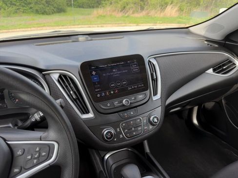 Used 2022 Chevrolet Malibu LT FWD image 10