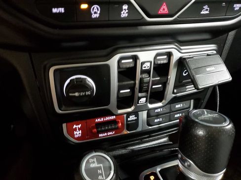 Used 2021 Jeep Gladiator Mojave AWD/4WD image 31