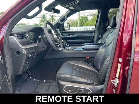 Used 2023 Jeep Wagoneer Series III w/ Preferred Equipment Group image 10