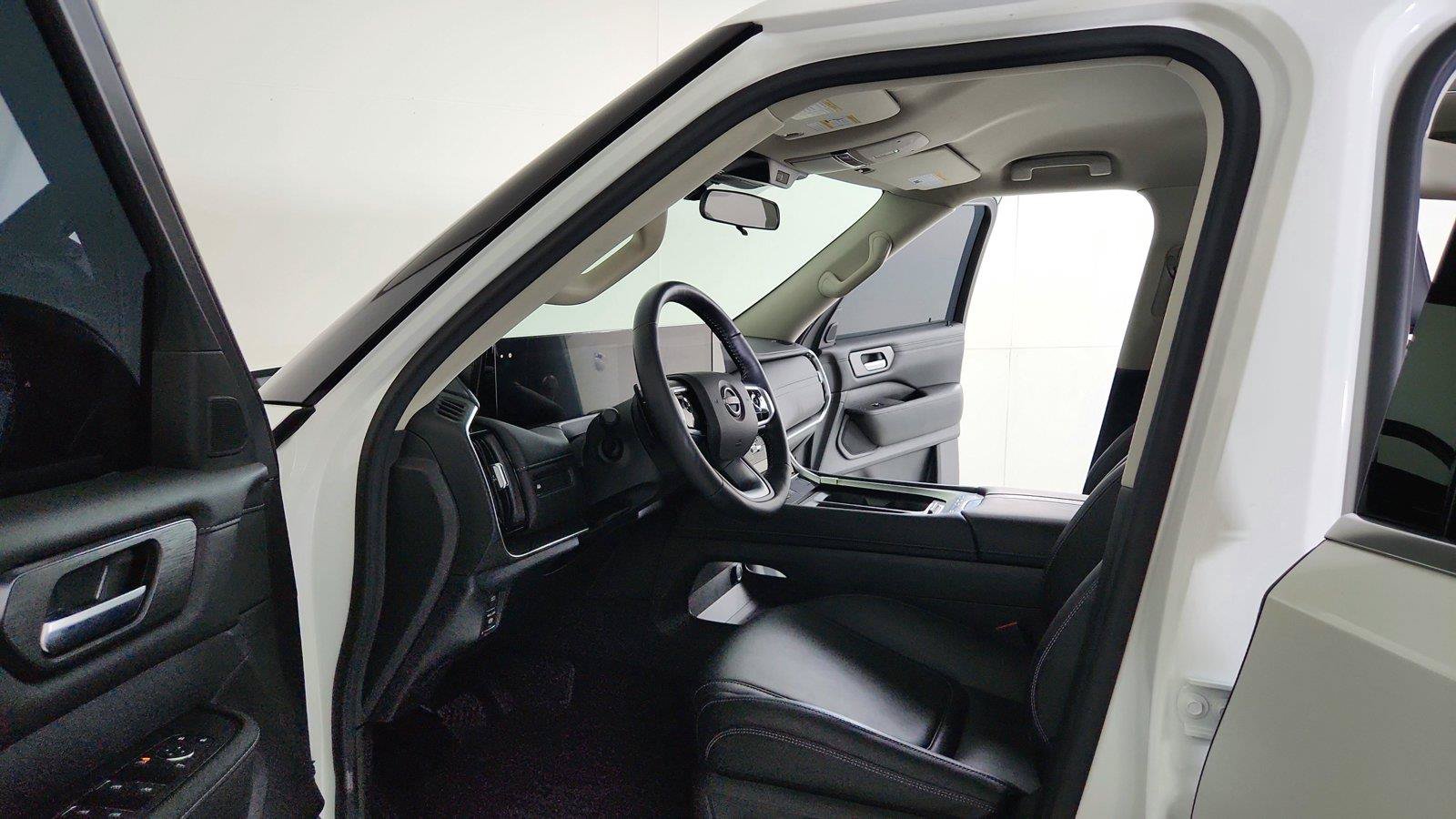 Used 2026 Nissan Armada SV AWD/4WD image 16