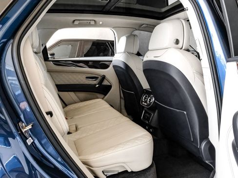 Used 2019 Bentley Bentayga AWD/4WD image 45