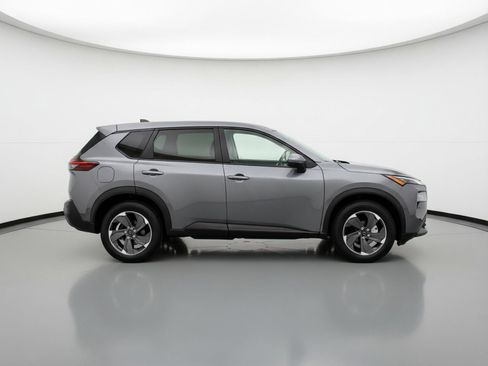 Used 2025 Nissan Rogue SV FWD image 11