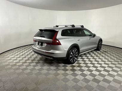 Used 2025 Volvo V60 B5 Cross Country Ultra w/ Protection Package Premier