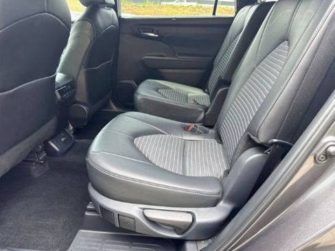 Certified 2024 Toyota Highlander XSE AWD/4WD image 9