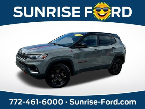 Used 2024 Jeep Compass Trailhawk image 1