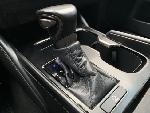 Used 2024 Lexus ES 350 w/ Accessory Package (Z1) FWD image 26