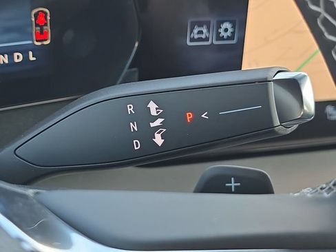 Used 2025 Chevrolet Traverse LT w/ LPO, Floor Liner Package FWD image 16
