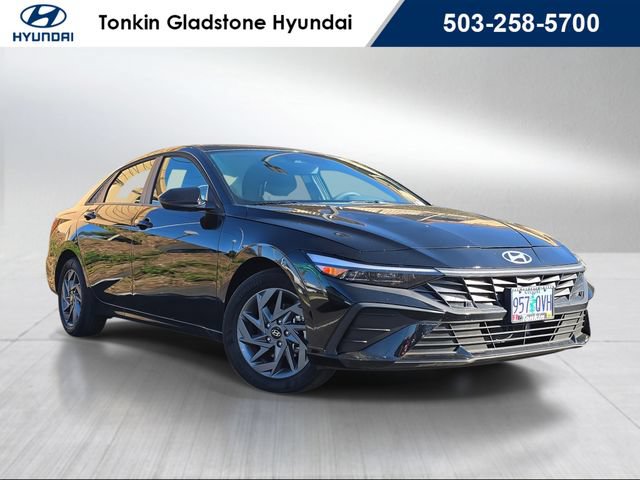 Certified 2025 Hyundai Elantra Hybrid FWD image 1