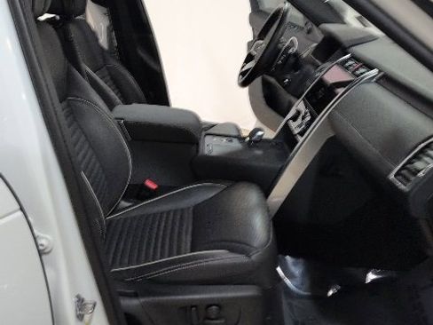 Used 2022 Land Rover Discovery S R-Dynamic image 14