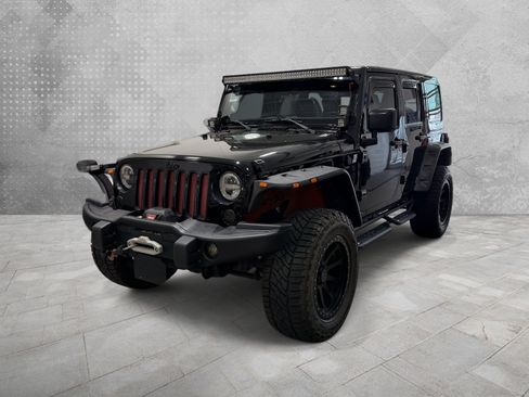 Used 2016 Jeep Wrangler Unlimited Sahara AWD/4WD image 3