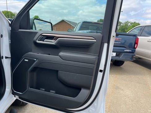 New 2026 Chevrolet Silverado 1500 RST w/ Redline Edition AWD/4WD image 17