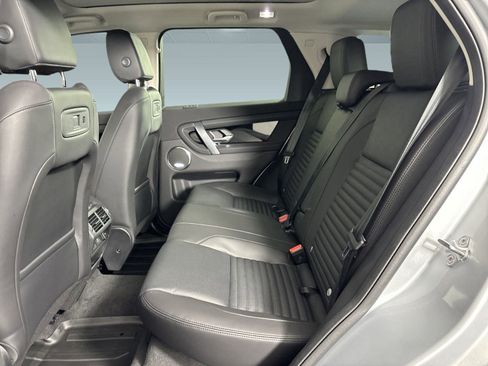 Used 2025 Land Rover Discovery Sport S image 12