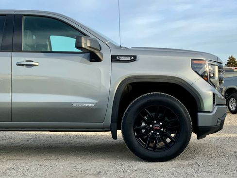 New 2026 GMC Sierra 1500 Elevation image 12