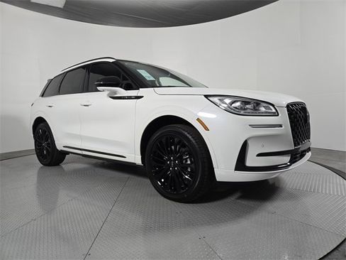 New 2026 Lincoln Corsair Grand Touring image 2