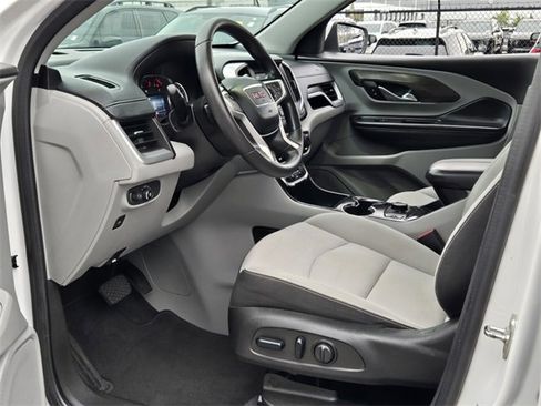 Used 2024 GMC Terrain SLE w/ Driver Convenience Package image 14