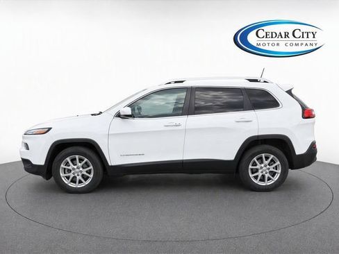 Used 2018 Jeep Cherokee Latitude Plus w/ Trailer Tow Group AWD/4WD image 7