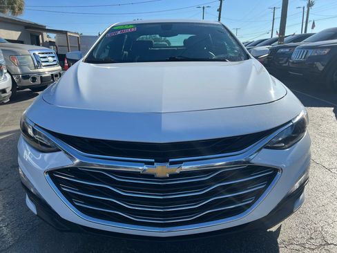 Used 2022 Chevrolet Malibu LT FWD image 3