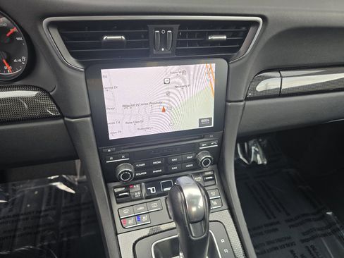 Used 2017 Porsche 911 Turbo image 40