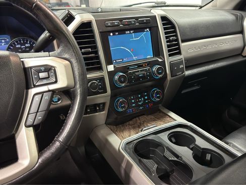 Used 2019 Ford F250 Lariat w/ Lariat Ultimate Package image 19