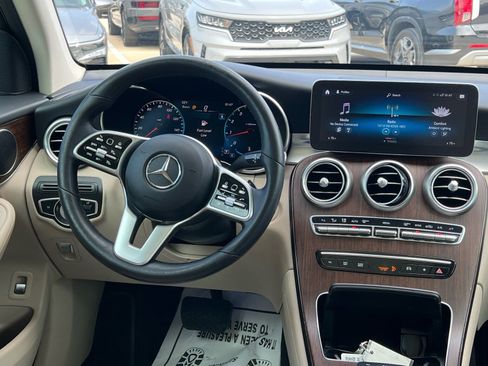 Used 2022 Mercedes-Benz GLC 300 image 20