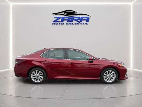 Used 2022 Toyota Camry LE FWD image 8