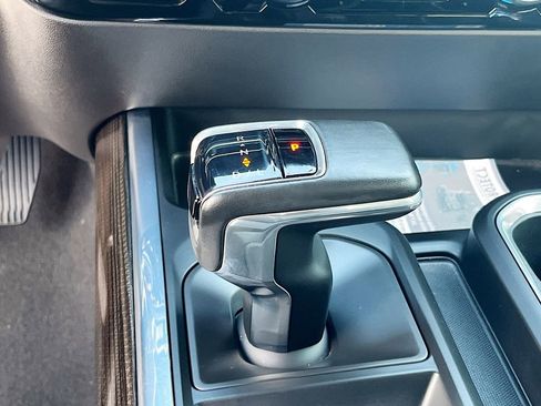 Used 2024 Chevrolet Silverado 1500 LT Trail Boss w/ Convenience Package II image 17