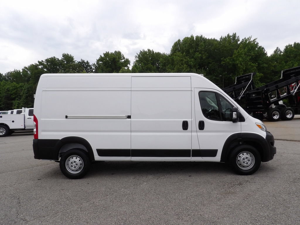 Used 2023 RAM ProMaster 2500 w/ Driver Convenience Group FWD image 9