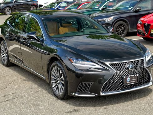 Used 2024 Lexus LS 500 AWD w/ Interior Upgrade Package image 9