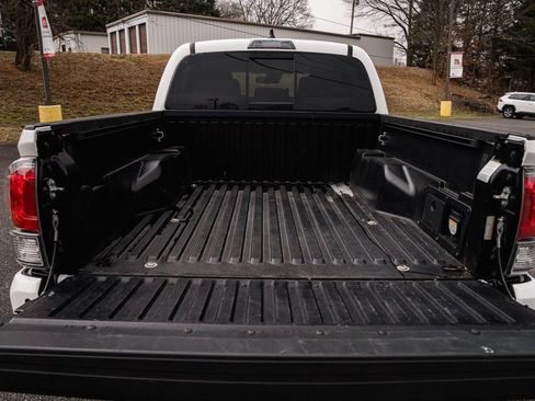 Certified 2023 Toyota Tacoma TRD Sport w/ Technology Package image 7