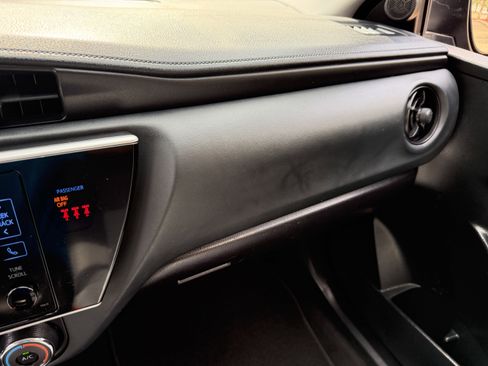 Used 2019 Toyota Corolla L image 25