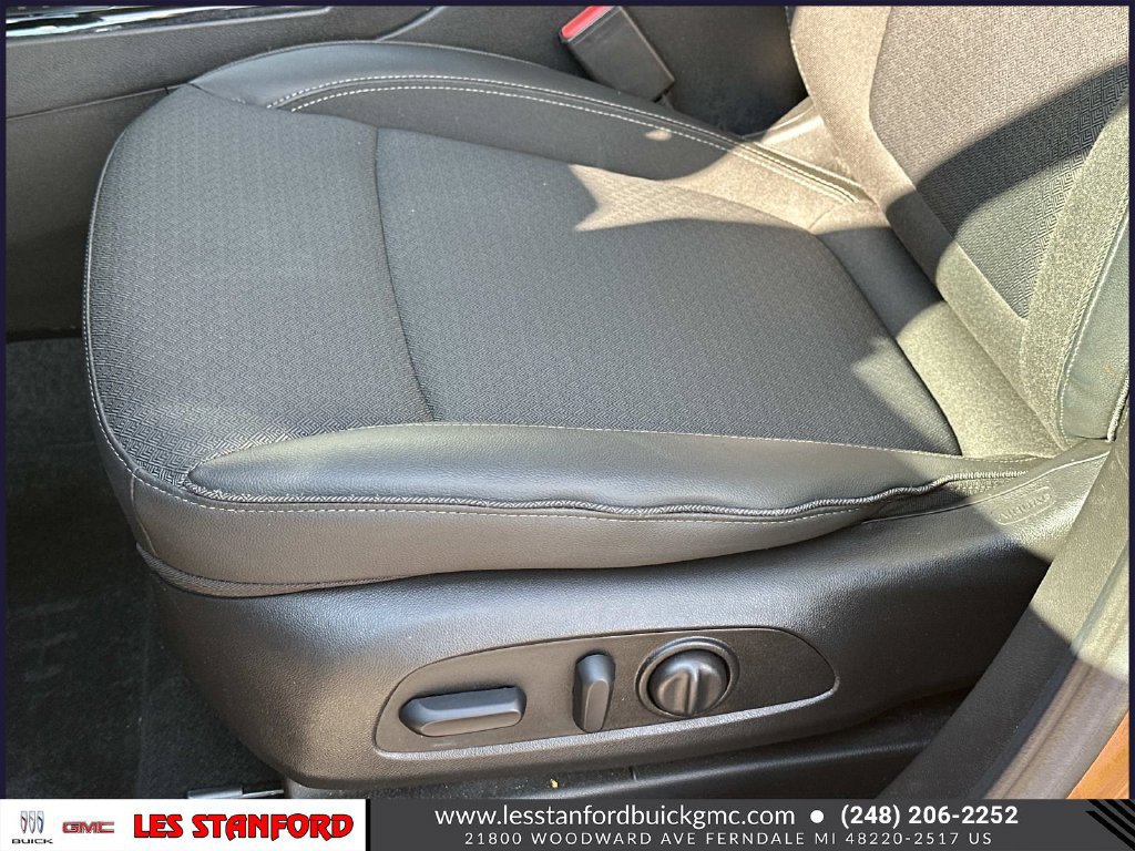 Certified 2024 Buick Encore GX Preferred w/ Comfort Package FWD image 18