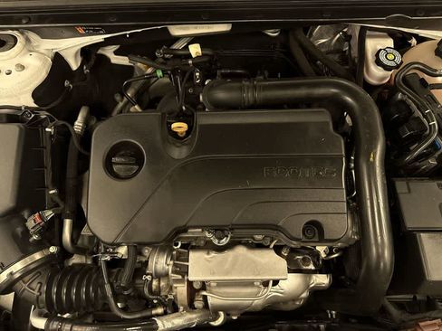 Used 2021 Chevrolet Malibu RS FWD image 12