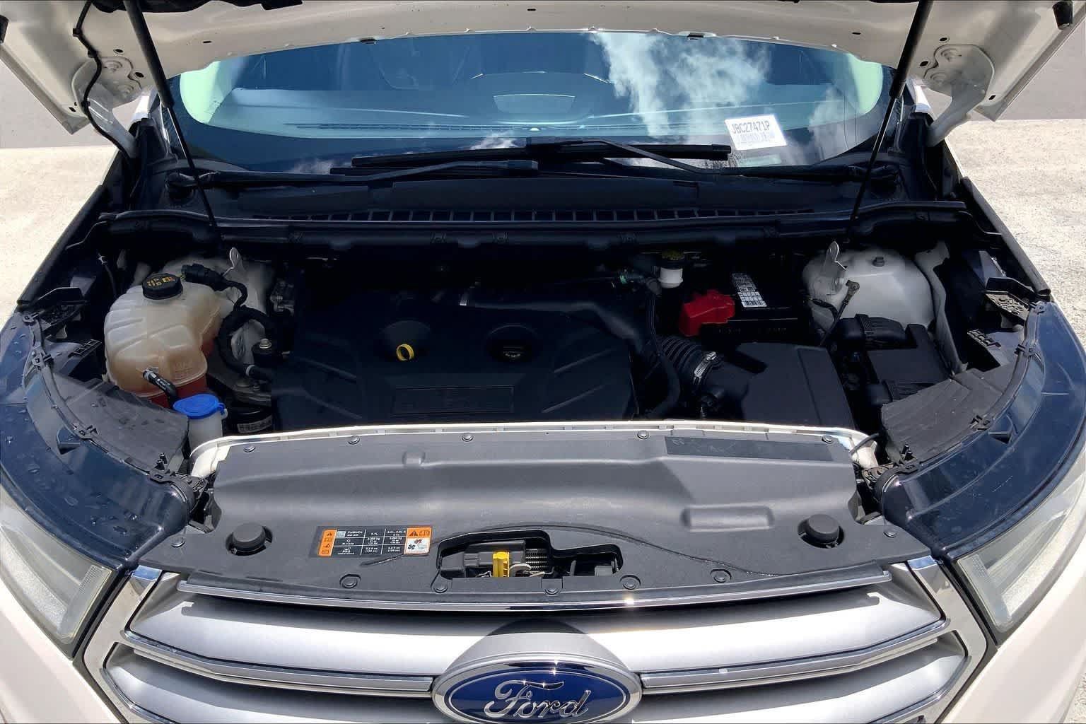 Used 2018 Ford Edge Titanium w/ Equipment Group 301A FWD image 9