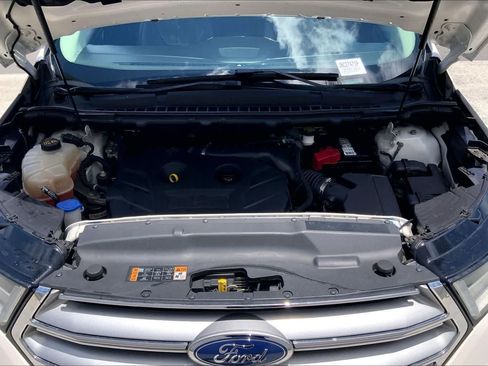 Used 2018 Ford Edge Titanium w/ Equipment Group 301A FWD image 9