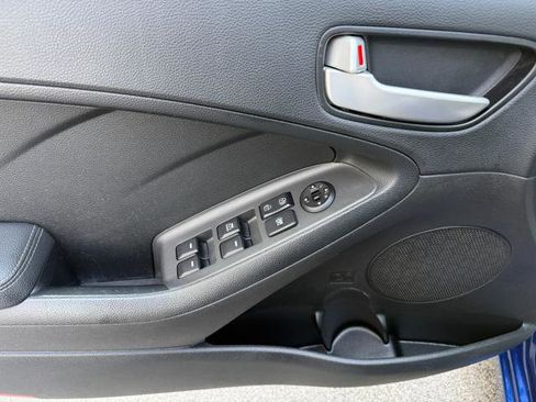 Used 2017 Kia Forte LX image 14