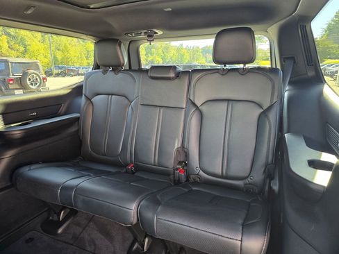 Used 2023 Jeep Wagoneer Series II image 11