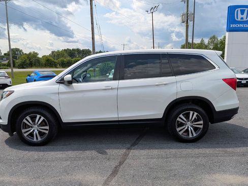 Used 2017 Honda Pilot EX image 5