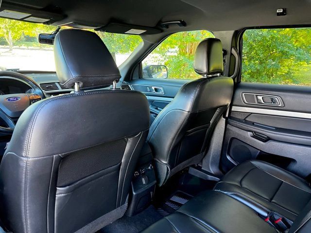 Used 2019 Ford Explorer XLT w/ Equipment Group 202A AWD/4WD image 21