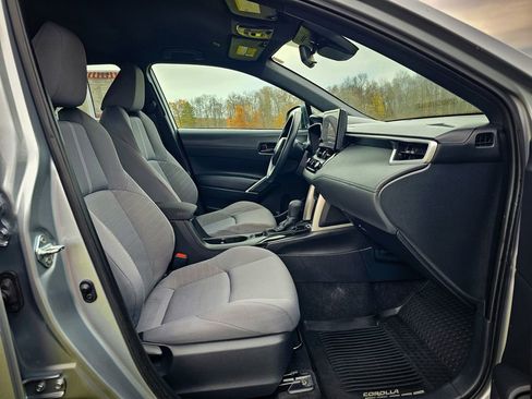 Used 2024 Toyota Corolla Cross AWD Hybrid image 36