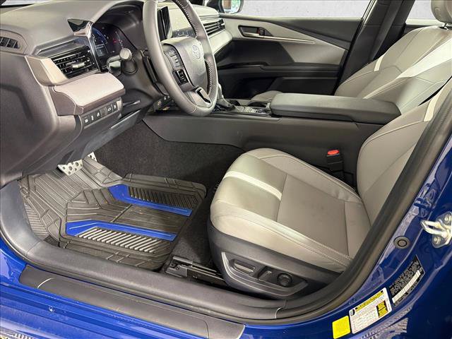 Used 2026 Toyota Camry SE FWD image 9