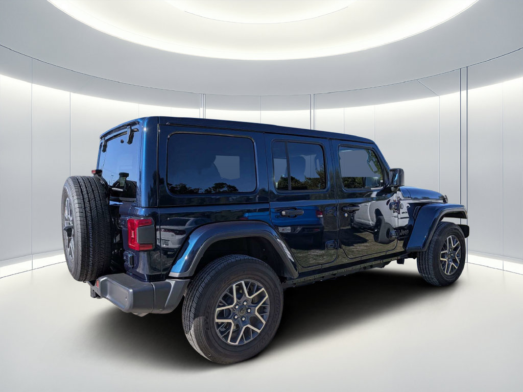 Used 2025 Jeep Wrangler Unlimited Sahara w/ Safety Group AWD/4WD image 4