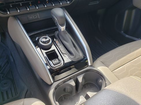 Used 2024 Chevrolet Colorado ZR2 w/ ZR2 Convenience Package III AWD/4WD image 19