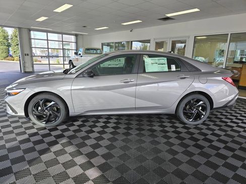 New 2026 Hyundai Elantra Sport w/ Cargo Package image 7