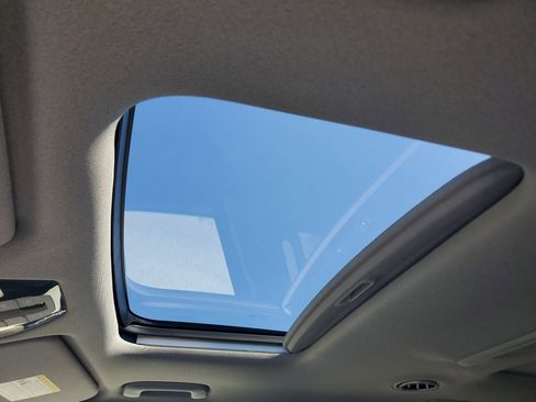 Used 2026 Kia EV9 Wind image 11