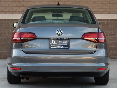 Used 2017 Volkswagen Jetta SE FWD image 10