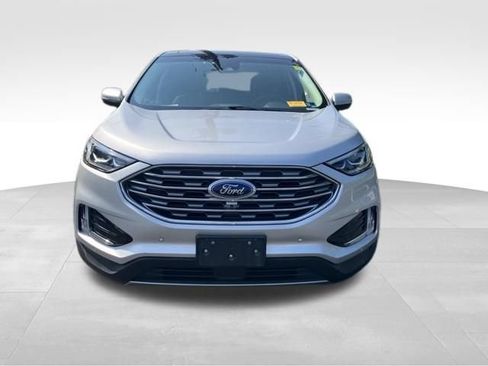 Used 2019 Ford Edge Titanium w/ Equipment Group 301A AWD/4WD image 2