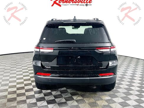 New 2025 Jeep Grand Cherokee Altitude image 6