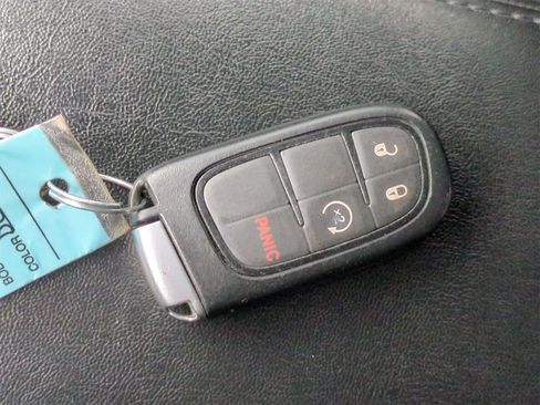 Certified 2020 Jeep Cherokee Latitude Plus image 34