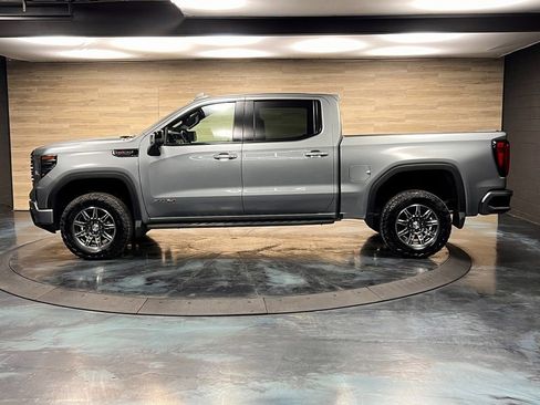 Used 2024 GMC Sierra 1500 AT4 w/ Technology Package AWD/4WD image 17