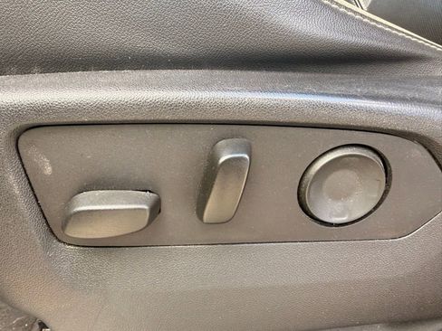 Used 2021 Chevrolet Tahoe Premier w/ Premium Package image 10